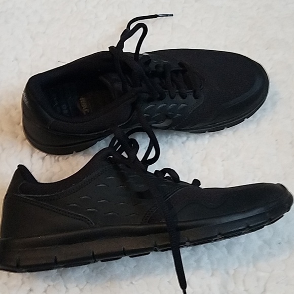 Nike Shoes - 🖤 Final Nikes running sneakers 7.5